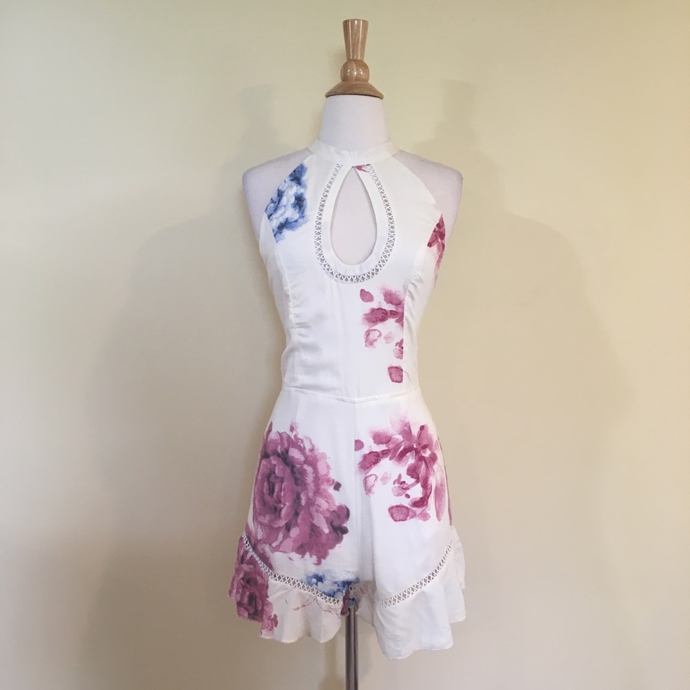 Crochet Inset Mock Halter Keyhole Floral Romper - Picture 2 of 8